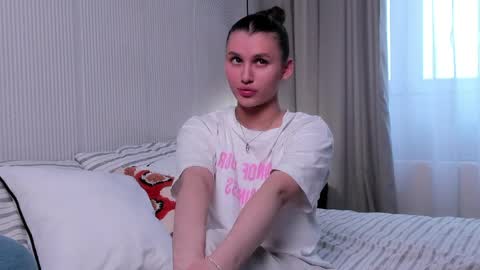 Lia online show from April 6, 11:55 am