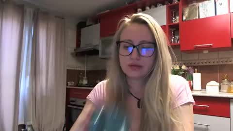 Melly online show from March 4, 8:00 am