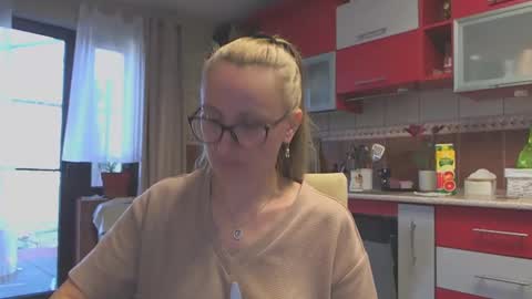 Melly online show from March 7, 8:02 am