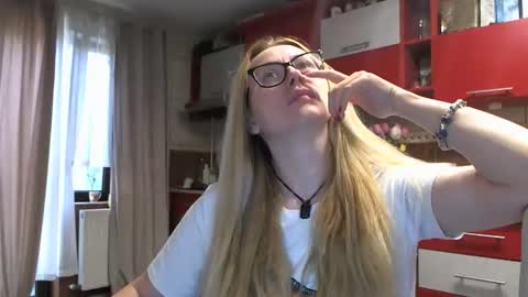 Melly online show from May 5, 5:14 am