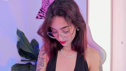 Melodie Roy 999 online show from February 10, 7:49 pm