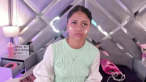 mel  online show from March 22, 6:23 pm