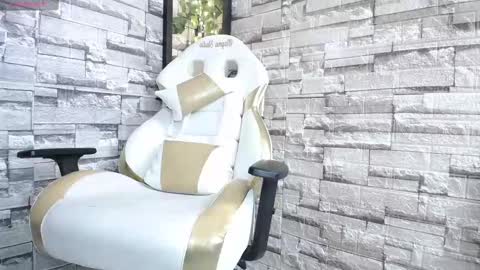 MELODY  HILS online show from January 13, 4:19 pm