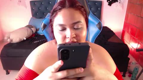 Snapshot of melody_slut chatting on October 6, 4:41 am melody online show from October 6, 4:41 am