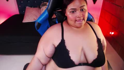 Snapshot of melody_slut chatting on October 11, 5:49 pm melody online show from October 11, 5:49 pm