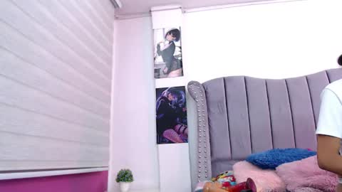 melody online show from April 18, 7:40 pm