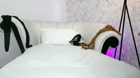 Mely vans online show from October 2, 4:17 pm