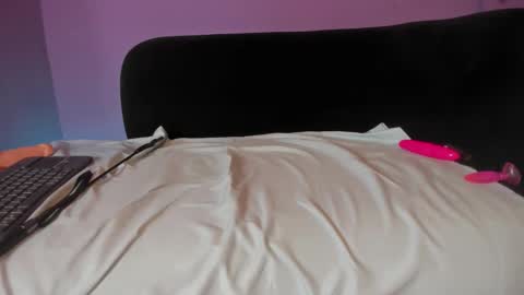 Maelly online show from March 18, 9:09 pm