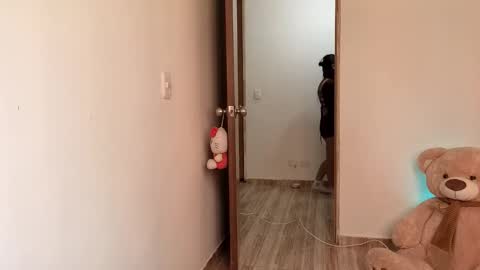 Menca of your love online show from December 1, 5:22 pm