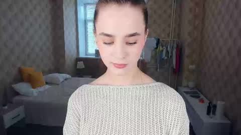 Julie online show from October 18, 9:24 am