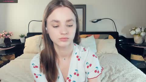 Julie online show from May 14, 9:51 am