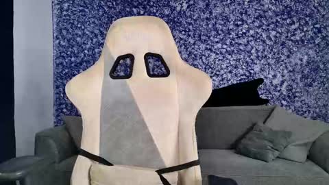 Mia online show from April 24, 4:47 am