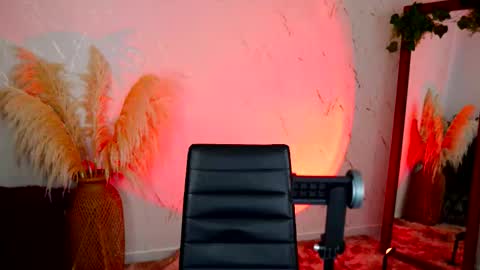 Merida Bell online show from December 15, 10:50 pm