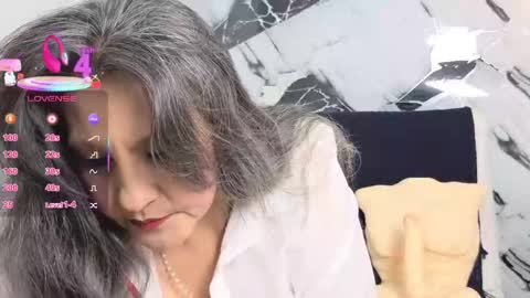 Snapshot of merlyna_goldens chatting on October 8, 12:51 am My next birthday is December 11th. online show from October 8, 12:51 am