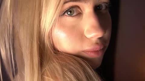 Snapshot of mermaids_ chatting on October 16, 8:51 pm Lara OFFLINE online show from October 16, 8:51 pm