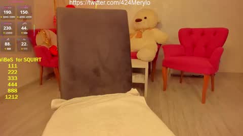 Snapshot of mery_lo chatting on February 17, 12:32 am  Mery lo  online show from February 17, 12:32 am