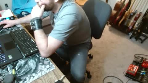 metalsharkk online show from March 3, 6:37 am