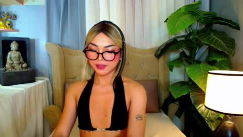 Snapshot of metawinathan chatting on September 26, 12:24 pm myka online show from September 26, 12:24 pm