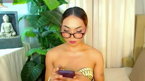 Snapshot of metawinathan chatting on October 11, 5:01 am myka online show from October 11, 5:01 am