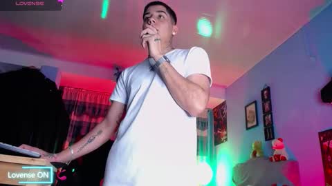 Snapshot of mexican_cum chatting on October 10, 3:23 am Jhon online show from October 10, 3:23 am