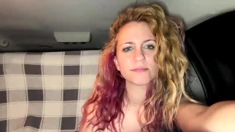 Snapshot of mezzy69 chatting on January 4, 9:32 am mezzy69 online show from January 4, 9:32 am