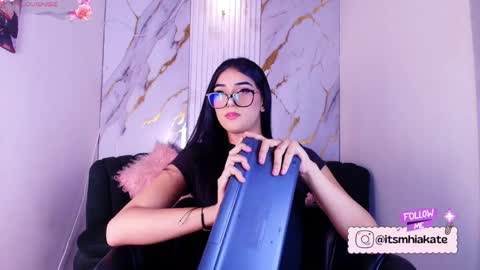 Mhia Kate online show from June 5, 12:10 pm