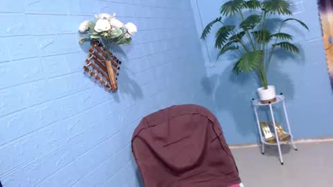 Cretchie  For You online show from April 1, 2:23 am