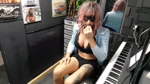Mia0104 online show from May 15, 9:55 pm