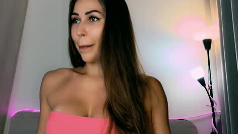 Snapshot of mia4sin chatting on March 7, 7:41 am Mia Martskaya online show from March 7, 7:41 am