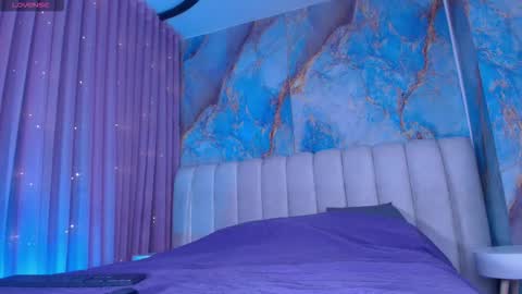 Emi online show from March 29, 7:37 pm