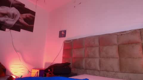 Emi online show from November 4, 7:15 pm