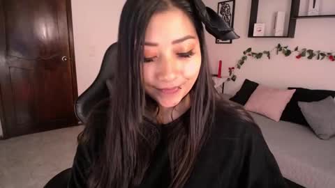 Snapshot of mia_112022 chatting on October 7, 2:02 pm Mia zoe online show from October 7, 2:02 pm