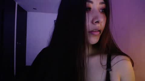 Snapshot of mia_112022 chatting on February 19, 4:55 pm Mia zoe online show from February 19, 4:55 pm