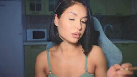 Snapshot of mia___lunaa chatting on September 24, 10:05 pm Mia online show from September 24, 10:05 pm