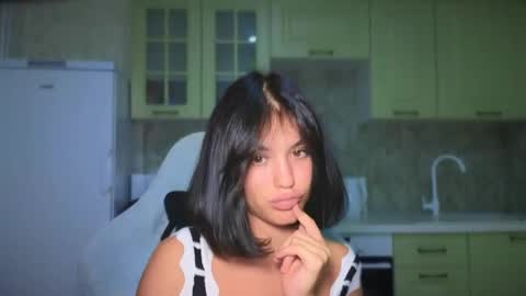 Snapshot of mia___lunaa chatting on September 21, 8:46 pm Mia online show from September 21, 8:46 pm