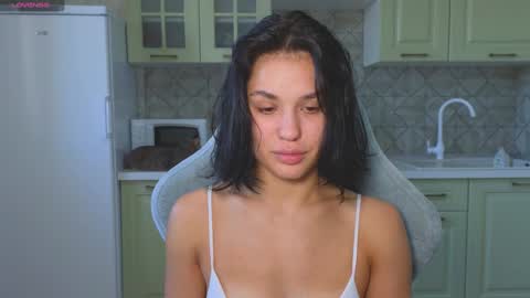 Snapshot of mia___lunaa chatting on October 7, 3:46 am Mia online show from October 7, 3:46 am