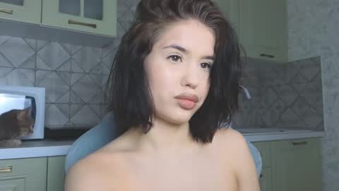 Snapshot of mia___lunaa chatting on February 25, 9:48 pm Mia online show from February 25, 9:48 pm