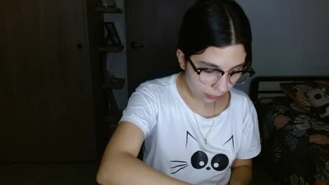Mia online show from May 20, 1:57 am