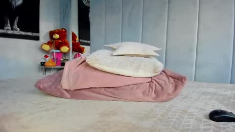 Snapshot of mia__milan chatting on March 3, 5:20 am Mia Milan online show from March 3, 5:20 am