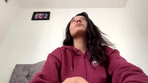 Mia  online show from November 17, 6:54 pm