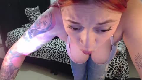 mia online show from May 16, 1:57 am
