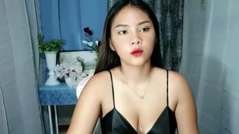 Mia online show from November 25, 10:19 pm