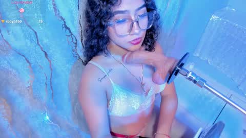 mia online show from October 5, 12:35 pm