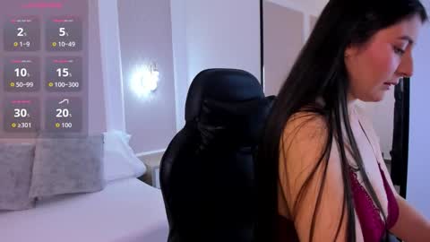 M I A  online show from November 4, 2:13 am