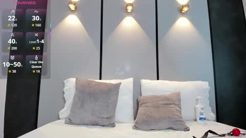 M I A  online show from March 21, 2:28 am