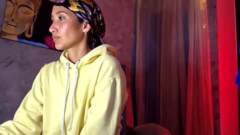 Mia Sandoval online show from October 24, 8:53 pm