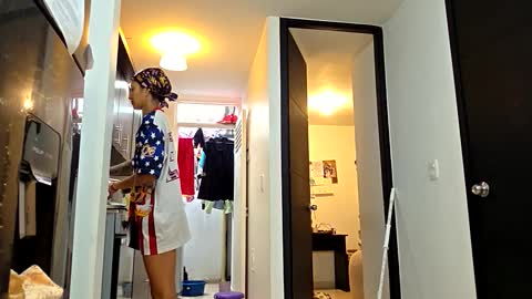Snapshot of mia_crazysweet chatting on October 17, 2:21 pm Mia Sandoval online show from October 17, 2:21 pm
