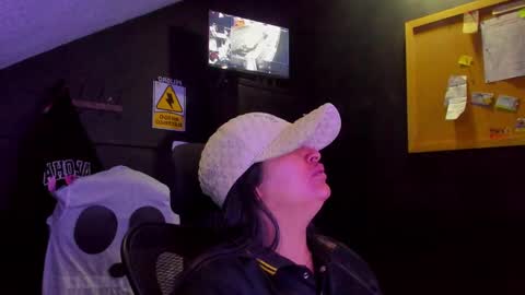 Snapshot of mia_daniela_ chatting on October 5, 6:33 am Mia daniela online show from October 5, 6:33 am
