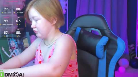 Mia online show from November 17, 2:58 am