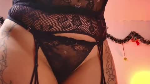 Mia flames online show from December 22, 11:44 pm